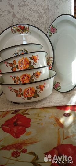 Блюдо,салатик.кастрюля,поднос