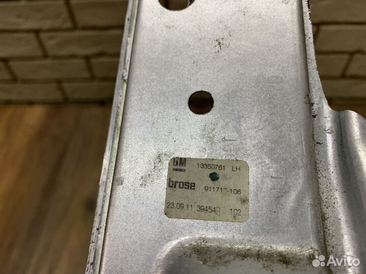 Opel Astra J Стеклоподъемник электрический задний