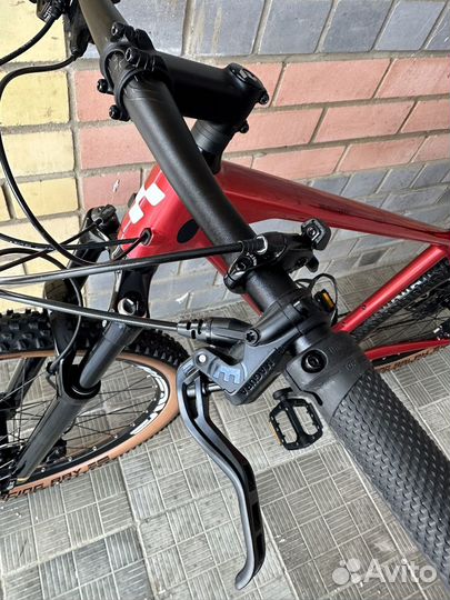 Cube Reactio Onе С:62 Carbon рама L 29