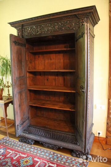 Шкаф ренессанс