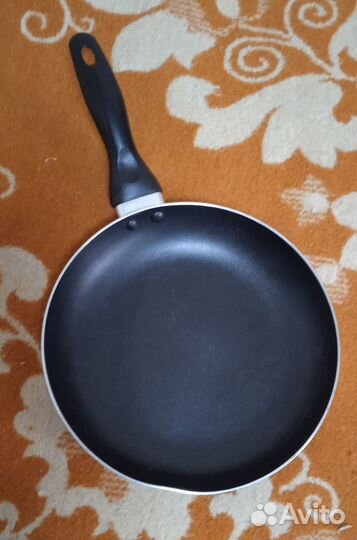 Сковорода чугуннаяссср и с антиприг. покрытием
