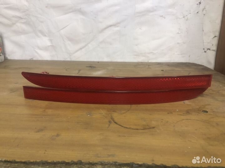 Отражатели в задний бампер Volkswagen tiguan 1