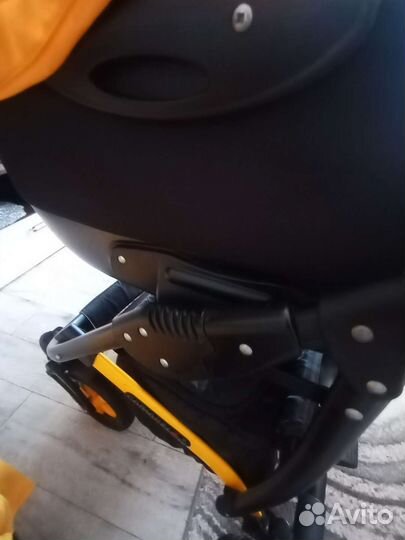 Продам коляску 2 в 1