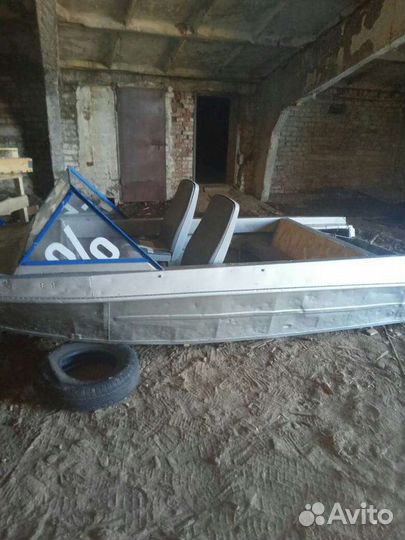 Продам моторную лодку