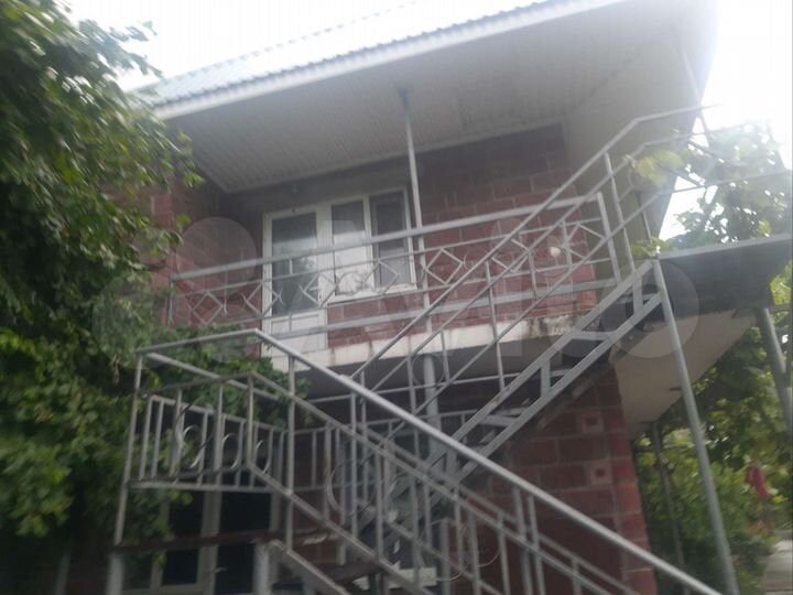 Комната 18 м² в 6-к., 2/2 эт.