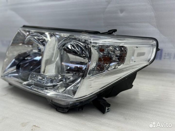 Фара галоген передняя левая Toyota Land Cruiser