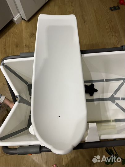 Ванночка с подставкой stokke