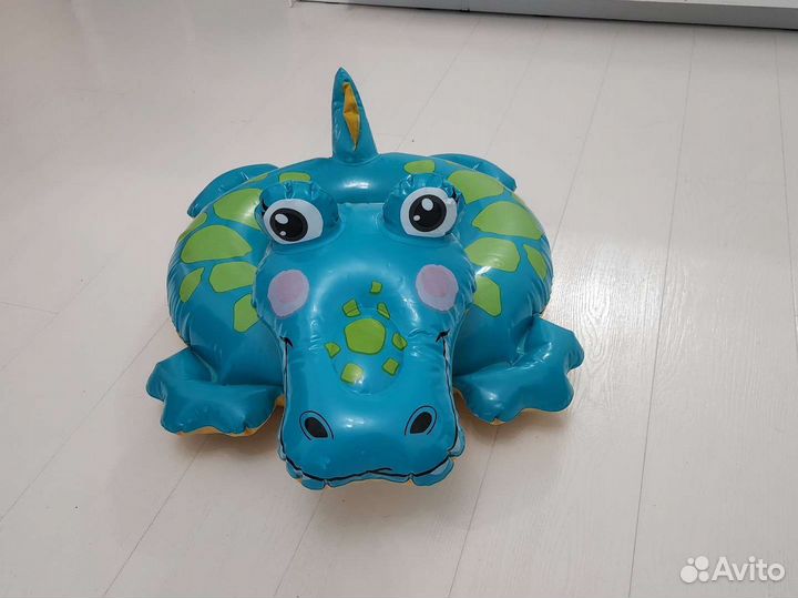 Надувной жилет и круг