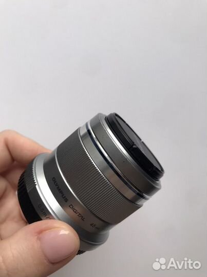 Объектив Olympus M.Zuiko Digital ED 45mm F1.8