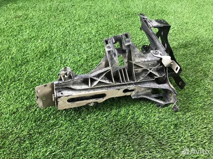 Кронштейн фары передний правый Bmw 5 F10 N52B25