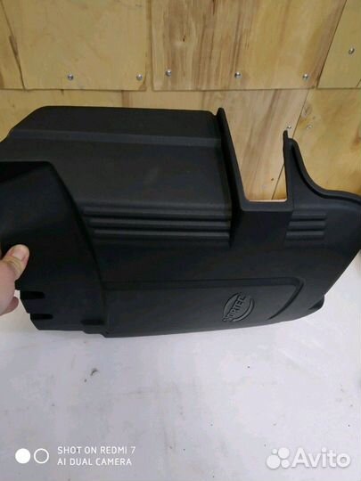 Крышка двигателя Cadillac Escalade 3 Tahoe