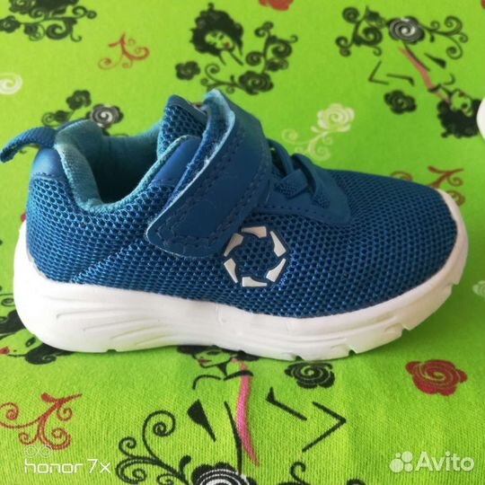 Кроссовки детские
