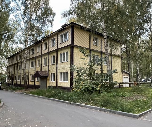 2-к. квартира, 40 м², 3/3 эт.