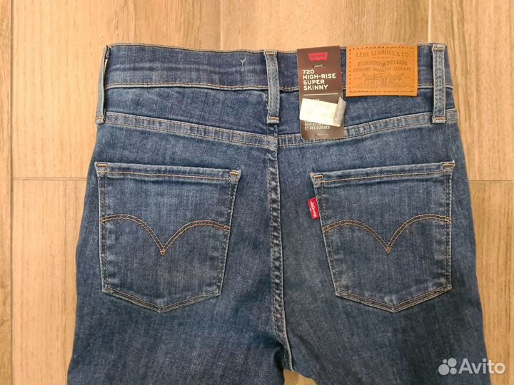 Новые джинсы Levis на девочку