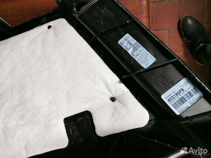 Bmw x5 e70 lci обшивка багажника 4шт