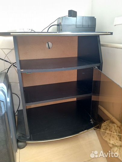 Отдам черный сервант на колёсиках