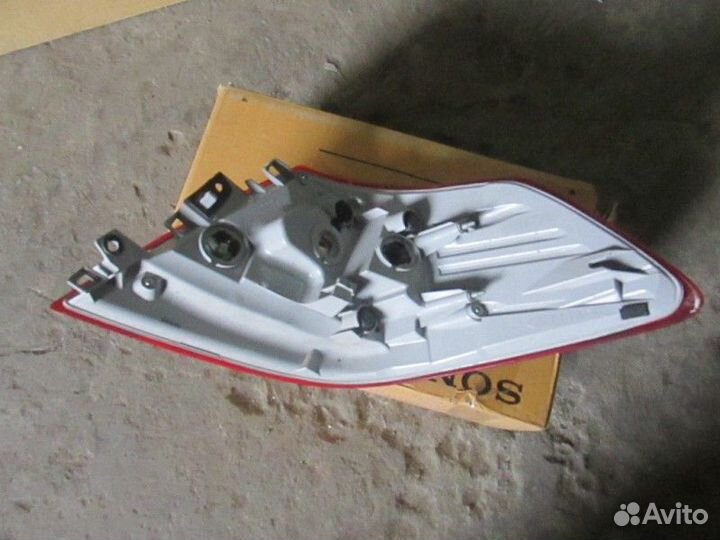 Фонарь задний левый Nissan Teana J32