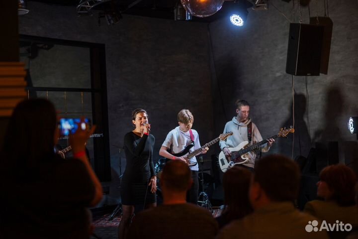 Уроки вокала, игры на гитаре, укулеле, фортепиано