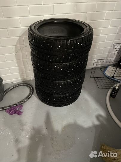 Bridgestone Ice Cruiser 7000 215/45 R17