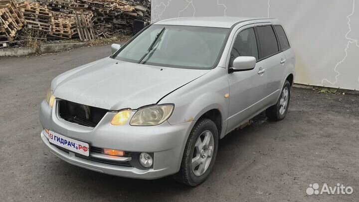 Стабилизатор задний Mitsubishi Airtrek MR554798