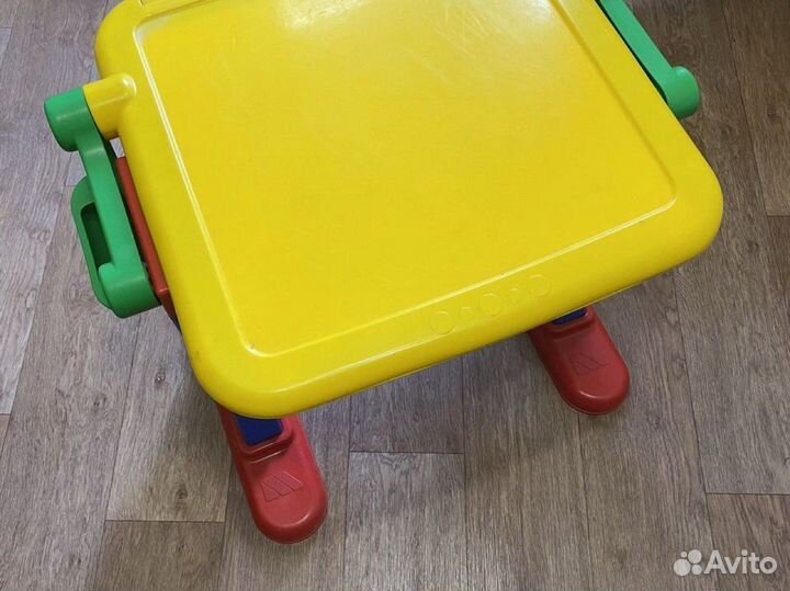 Детский стол и стул с доской для рисования