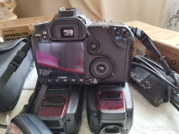 Зеркальный фотоаппарат canon