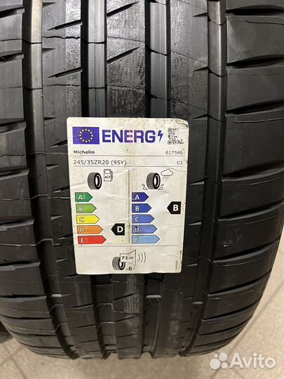 Michelin Pilot Sport 4 S 245/35 R20 и 305/30 R20