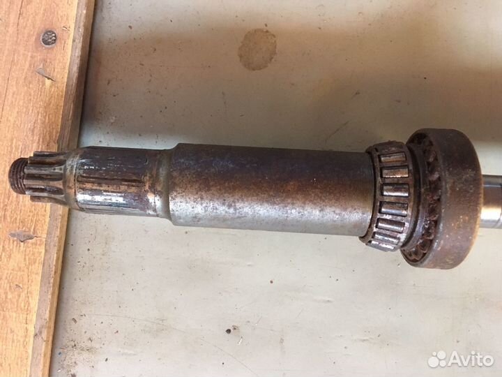 Вал вертикальный