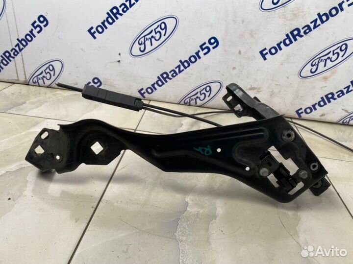 Крепление фары переднее правое Mercedes-Benz