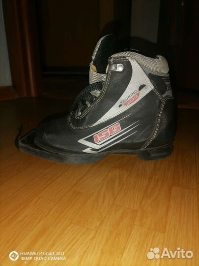 Лыжные ботинки (32размер)