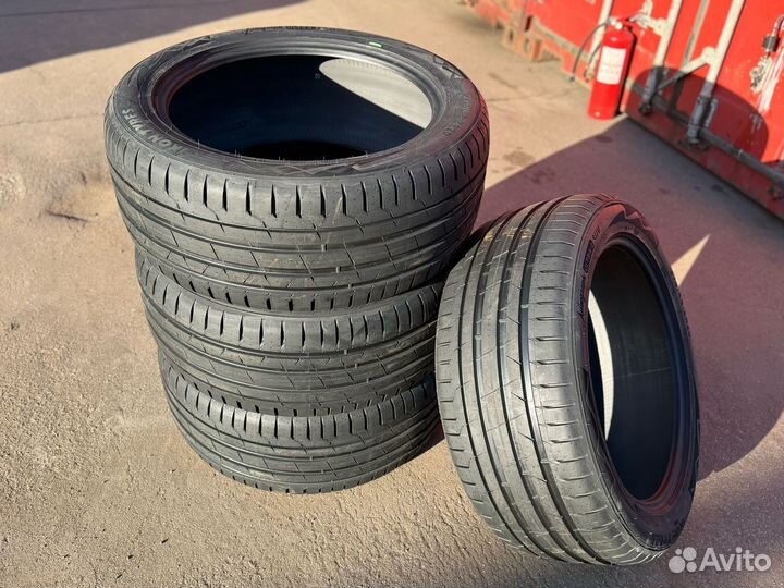 Ikon Tyres Autograph Ultra 2 SUV 295/35 R21