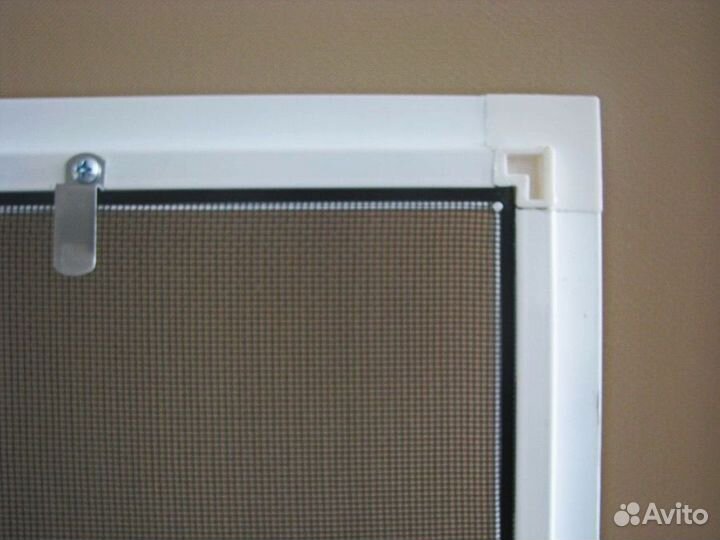 Пластиковая дверь