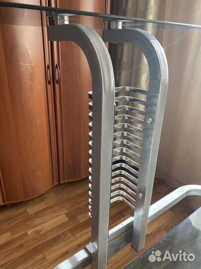 Стеклянный компьютерный стол б/у