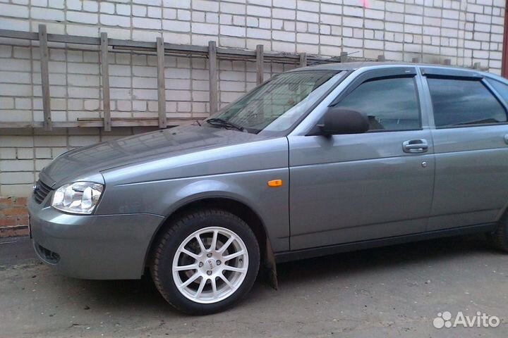 Дефлекторы окон (ветровики)