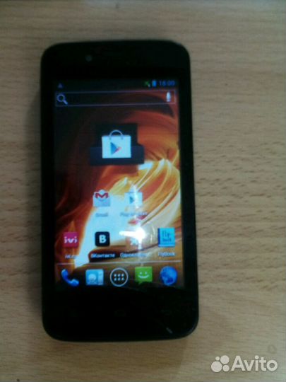 Смартфоон FLY IQ440