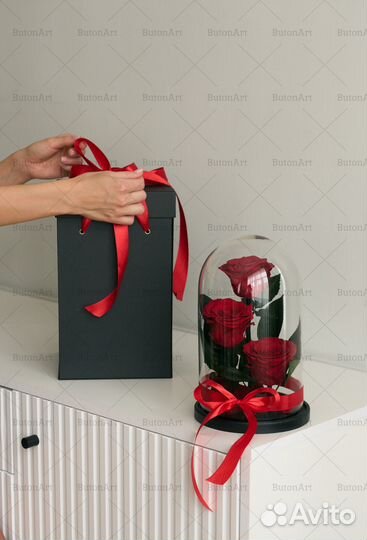 Композиция из роз в колбе