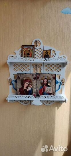 Полка для икон настенная