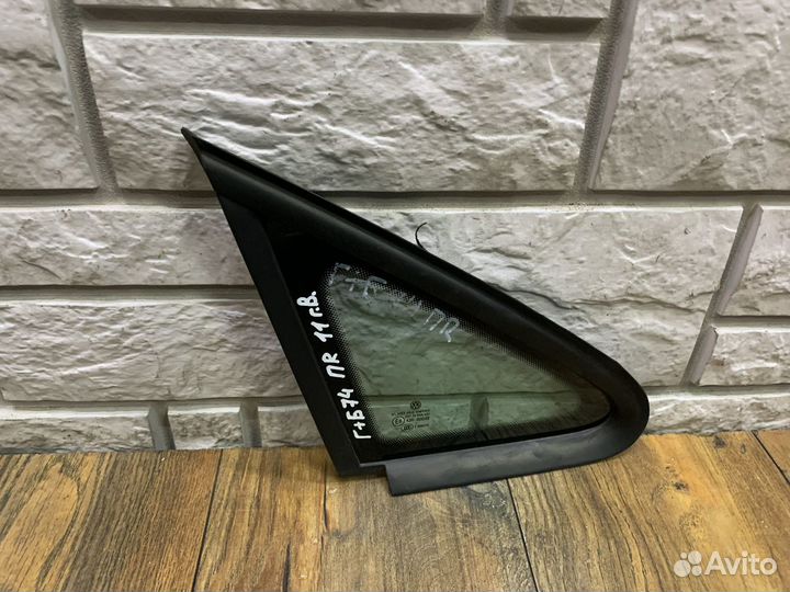 Volkswagen Golf Plus Стекло кузовное глухое RH