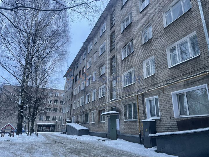 Комната 12,8 м² в 5-к., 1/5 эт.