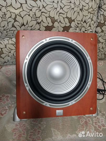 Сабвуфер JBL