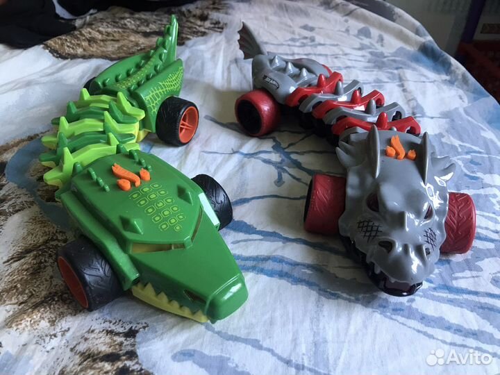 Интерактивная машинка Дракон Хот Вилс