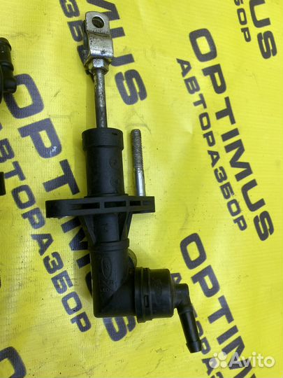 Главный цилиндр сцепления Kia Spectra