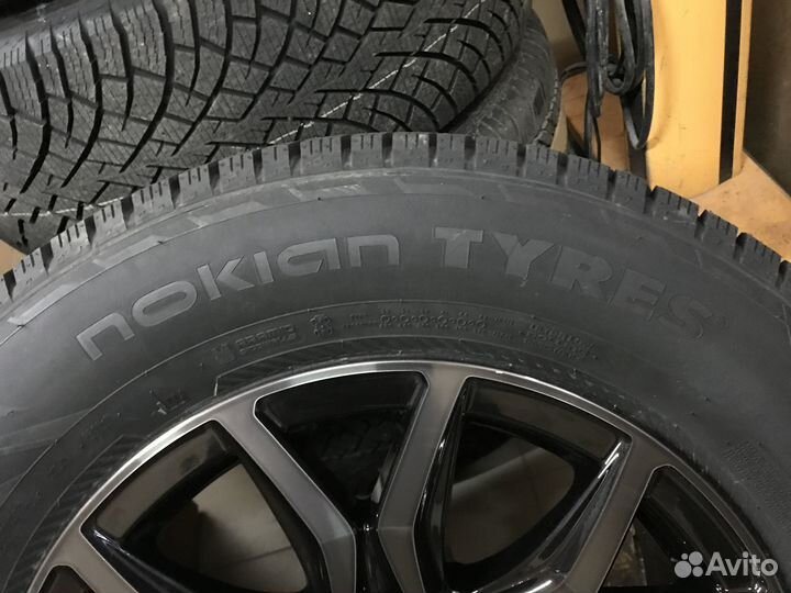 Nokian Tyres Hakkapeliitta R5 SUV 265/60 R18 114R