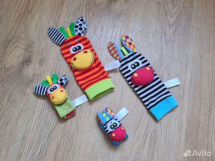 Набор погремушек носочки и браслеты
