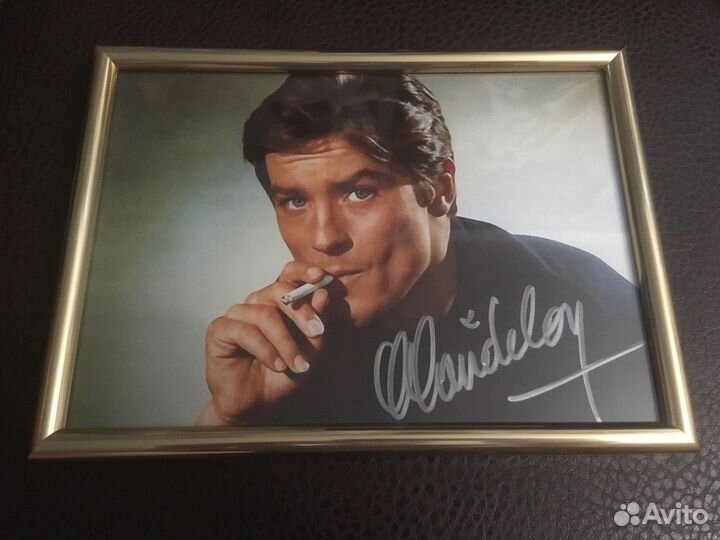 Оригинальный автограф Алена Делона в золотой рамке