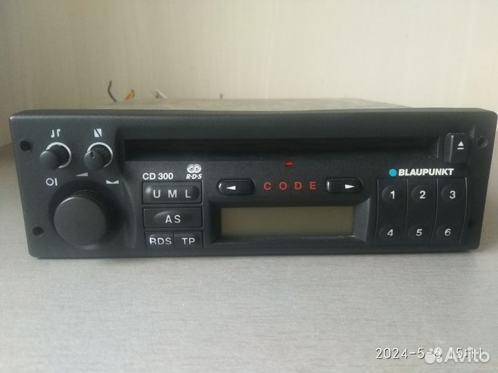Магнитола blaupunkt CD 300 D