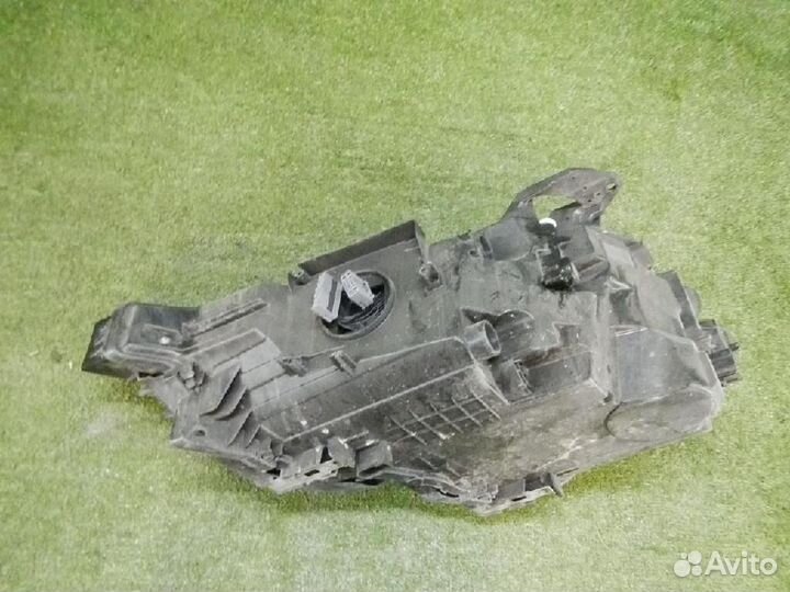 Фара правая Volvo XC60