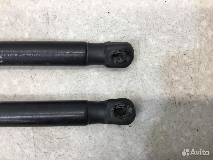 Амортизатор двери багажника Kia RIO 2011-2017