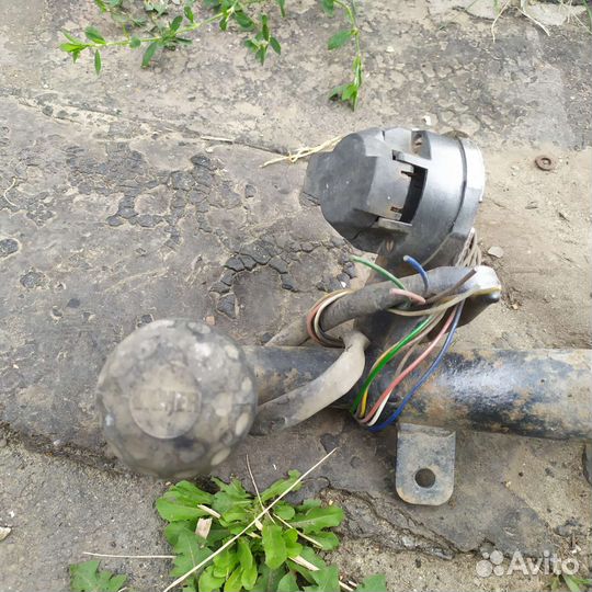 Фаркоп с розеткой