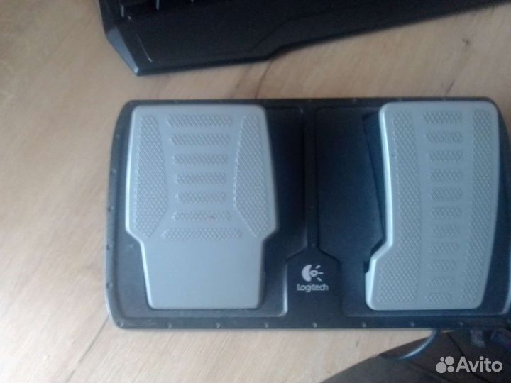 Игровой руль logitech